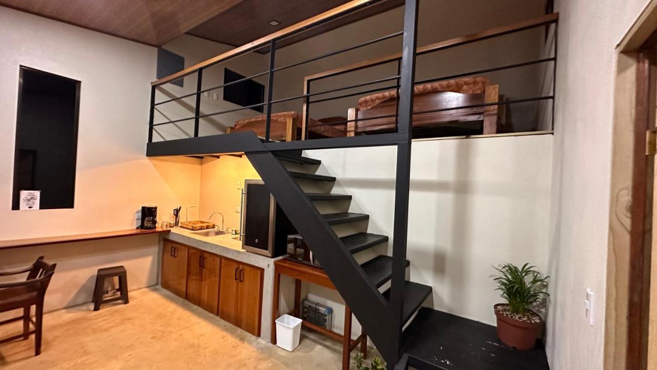 Modern Loft Inside A Beautiful Farm Apartment General Viejo Bagian luar foto