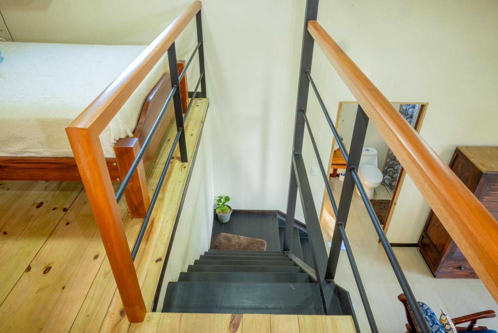 Modern Loft Inside A Beautiful Farm Apartment General Viejo Bagian luar foto