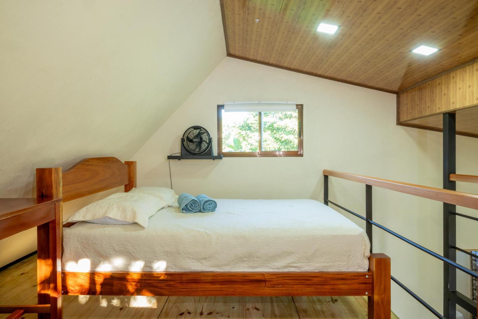 Modern Loft Inside A Beautiful Farm Apartment General Viejo Bagian luar foto