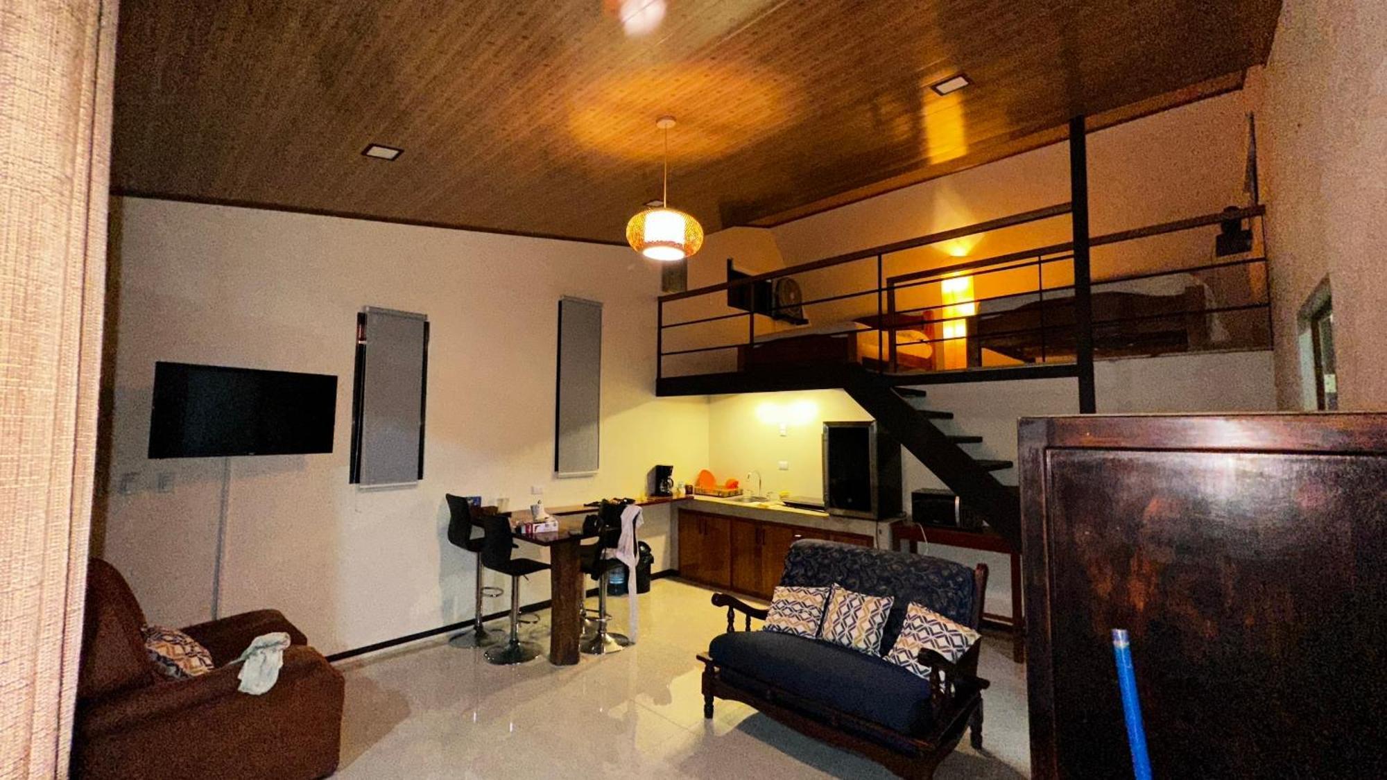 Modern Loft Inside A Beautiful Farm Apartment General Viejo Bagian luar foto