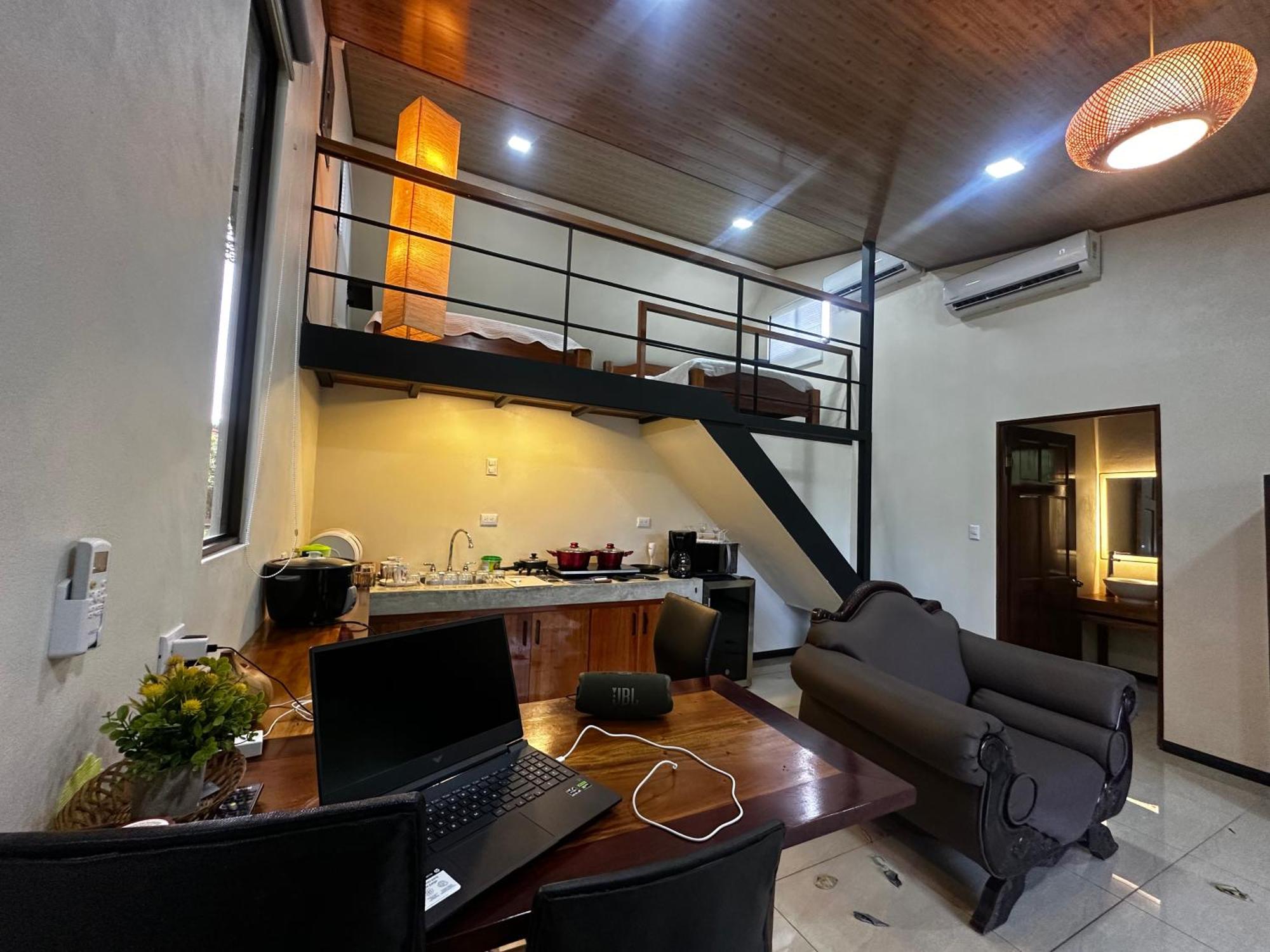 Modern Loft Inside A Beautiful Farm Apartment General Viejo Bagian luar foto